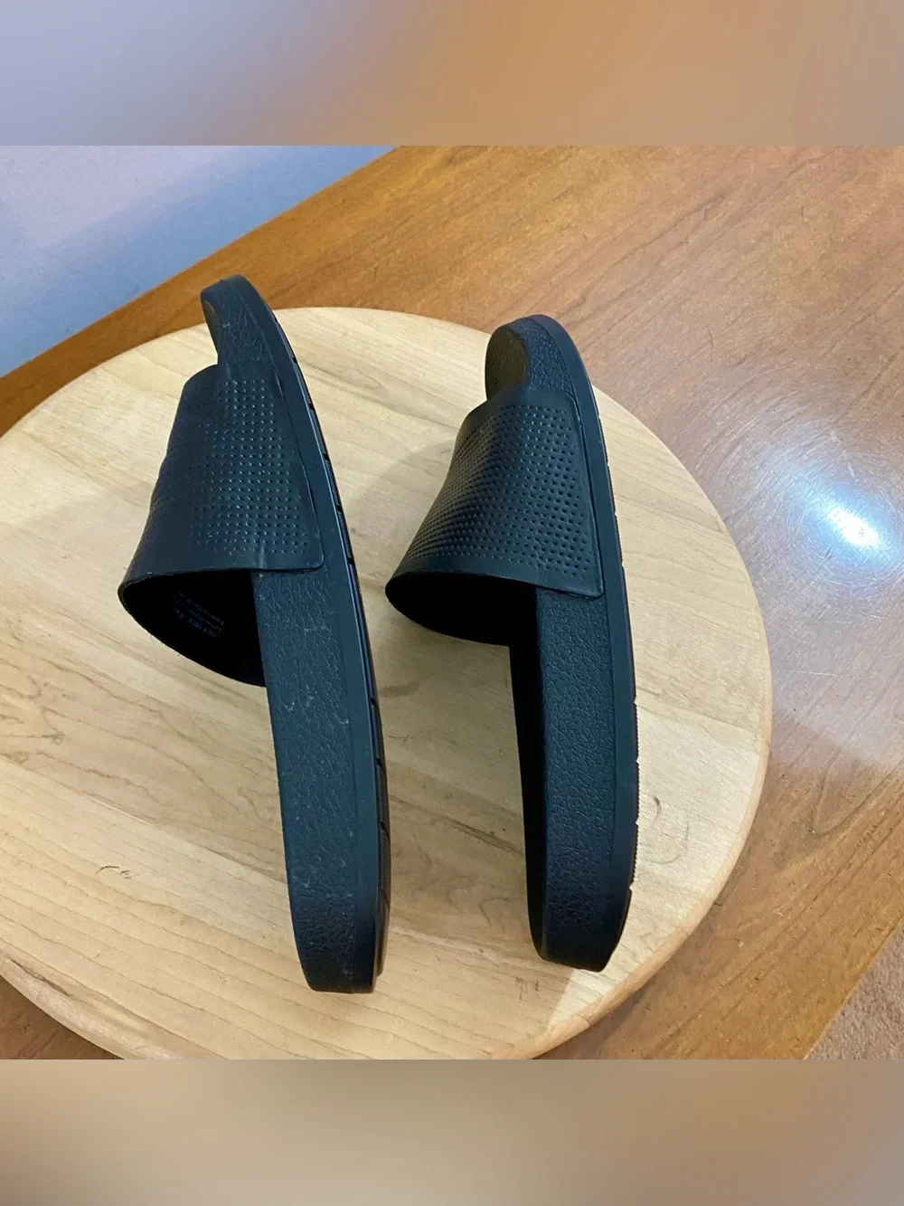 Vince Winston Perforated Leather Slide Sandals Mens Size 8.5 M Black Luxury